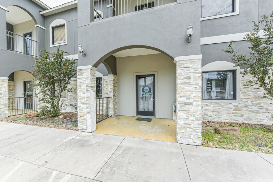 More Photos Of 20550 Townsen Blvd, Humble Loft Creative Space For Sale