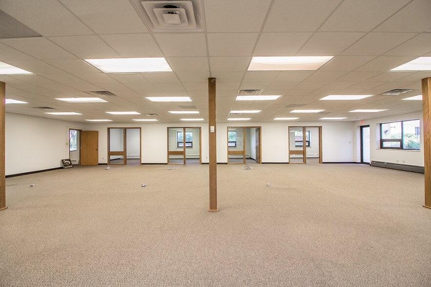 More Photos Of 4240 Hickory Ln, Sioux City Office For Lease