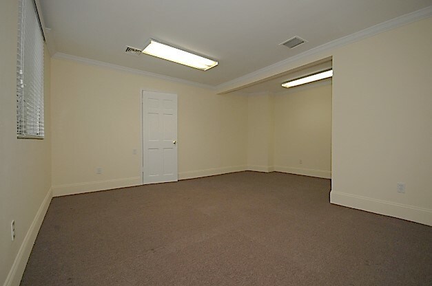 More Photos Of 54 Westchester Ave, Pound Ridge Office For Lease