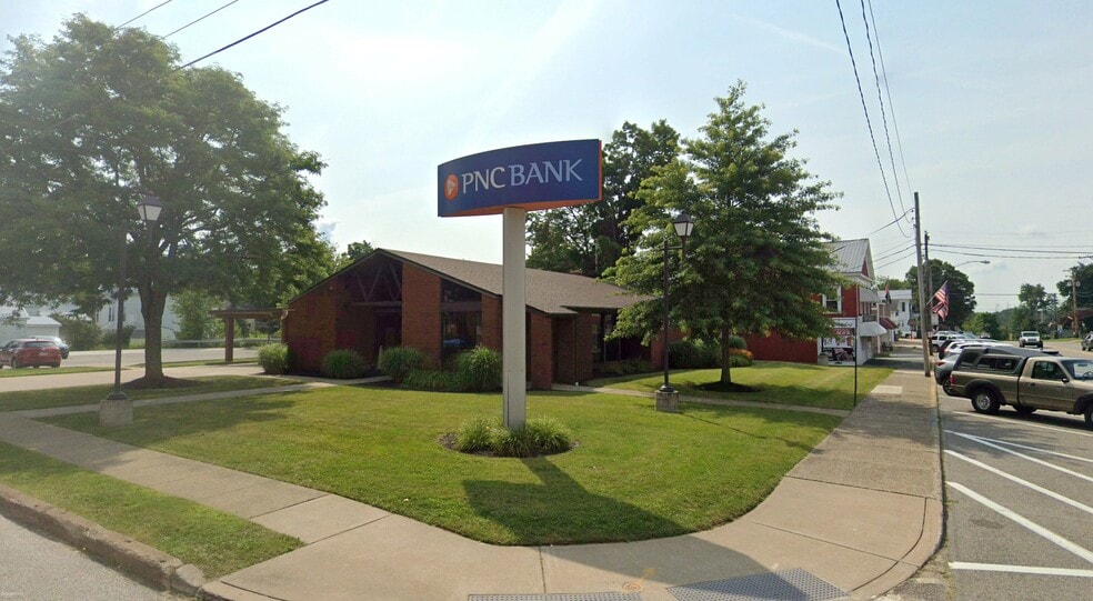 Primary Photo Of 123 High st, Waterford General Retail For Sale