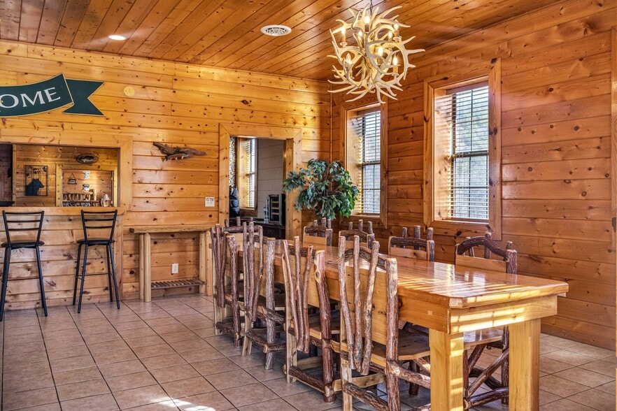 More Photos Of 301 School St, Tellico Plains Freestanding For Sale