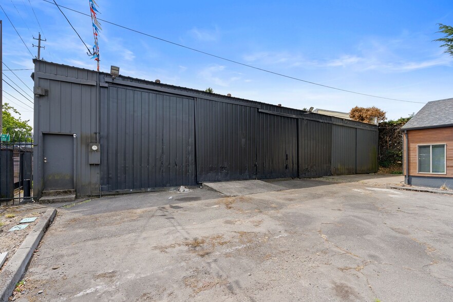 More Photos Of 6931 NE Martin Luther King Jr Blvd, Portland Auto Repair For Sale