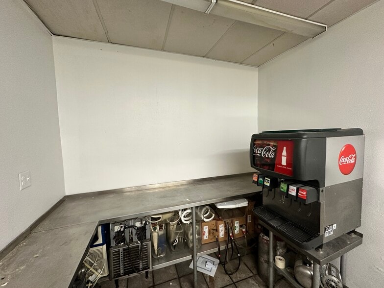 More Photos Of 3018 S State St, Salt Lake City Storefront For Lease