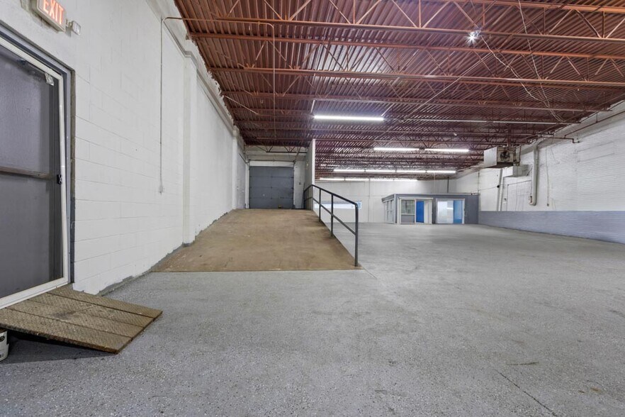 More Photos Of 223 Fearing Blvd, Toledo Freestanding For Lease