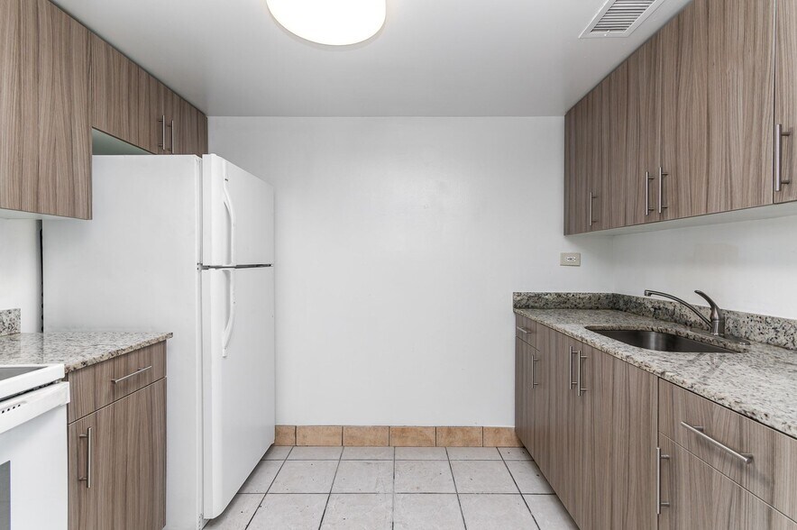 More Photos Of 999 W Prospect Rd, Oakland Park Apartments For Sale