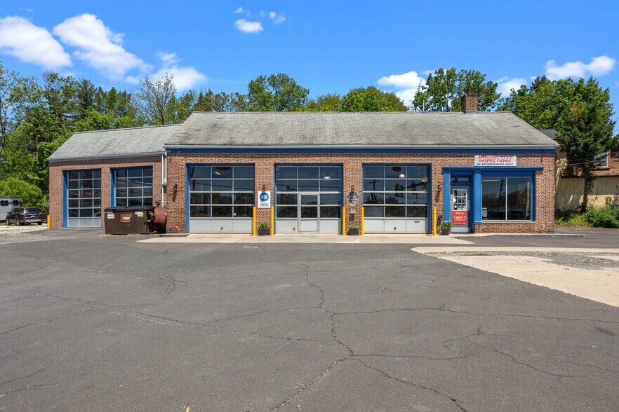More Photos Of 2304 Huntingdon Pike, Huntingdon Valley Auto Repair For Sale