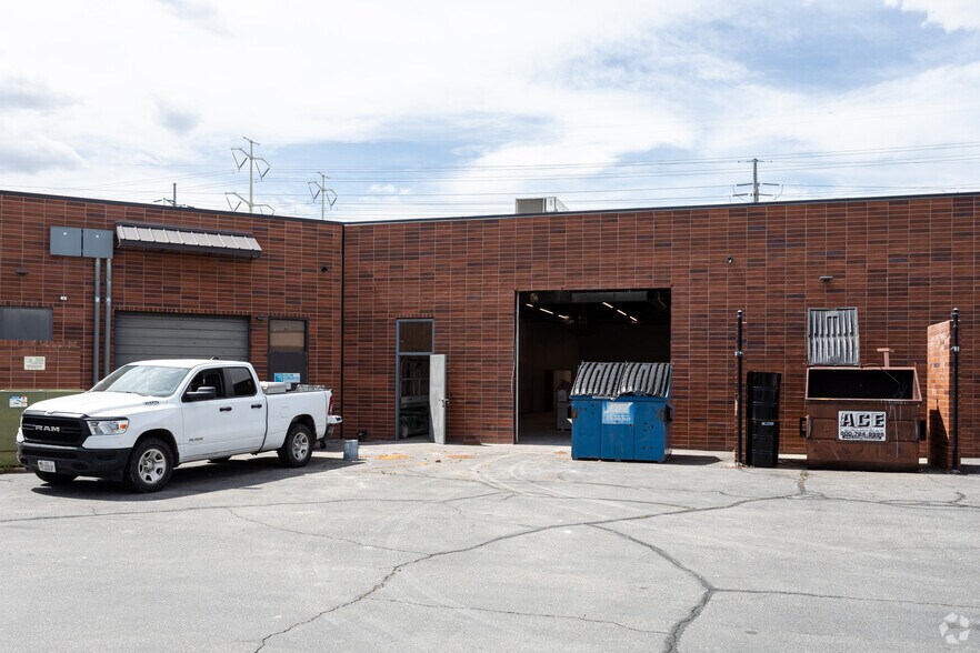 More Photos Of 150-180 N Wright Brothers Dr, Salt Lake City Research And Development For Lease