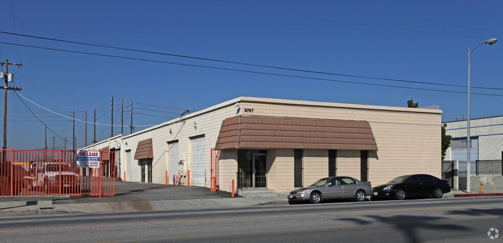 More Photos Of 9767 Glenoaks Blvd, Sun Valley Warehouse For Lease