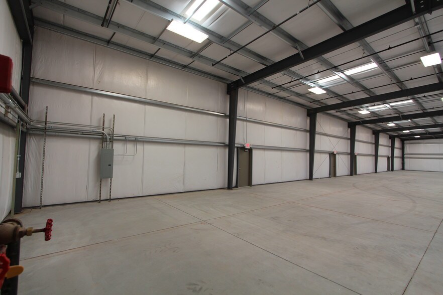 More Photos Of 3048 N Cessna Way, Casa Grande Warehouse For Lease