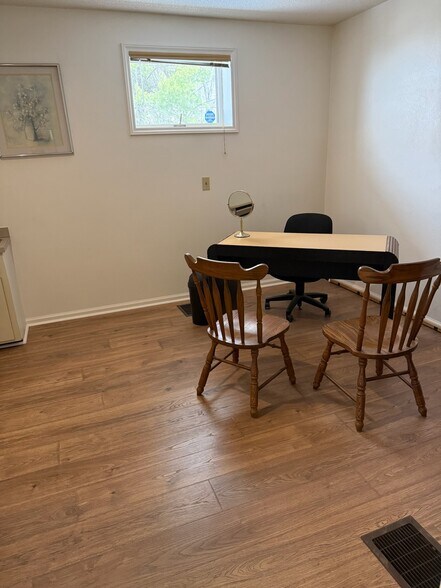 More Photos Of 900 US Highway 221 Bus, West Jefferson Office Residential For Lease