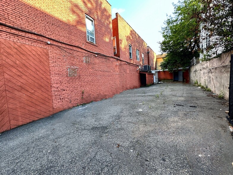 More Photos Of 503 Van Houten Ave, Passaic Restaurant For Lease