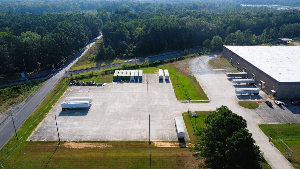 More Photos Of 3411 N Hutchinson St, Pine Bluff Manufacturing For Lease