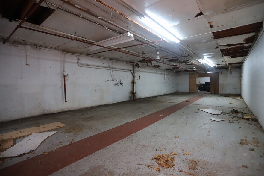 More Photos Of 136-138 34th St, Union City Warehouse For Lease