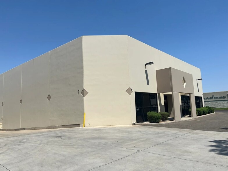 More Photos Of 3443 W Earll Dr, Phoenix Warehouse For Lease