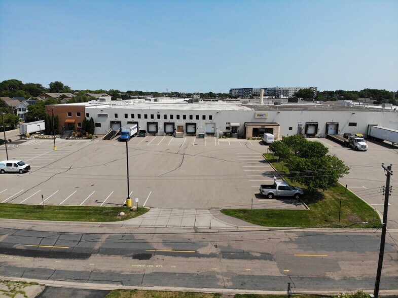 More Photos Of 125-175 Jackson Ave N, Hopkins Light Distribution For Lease