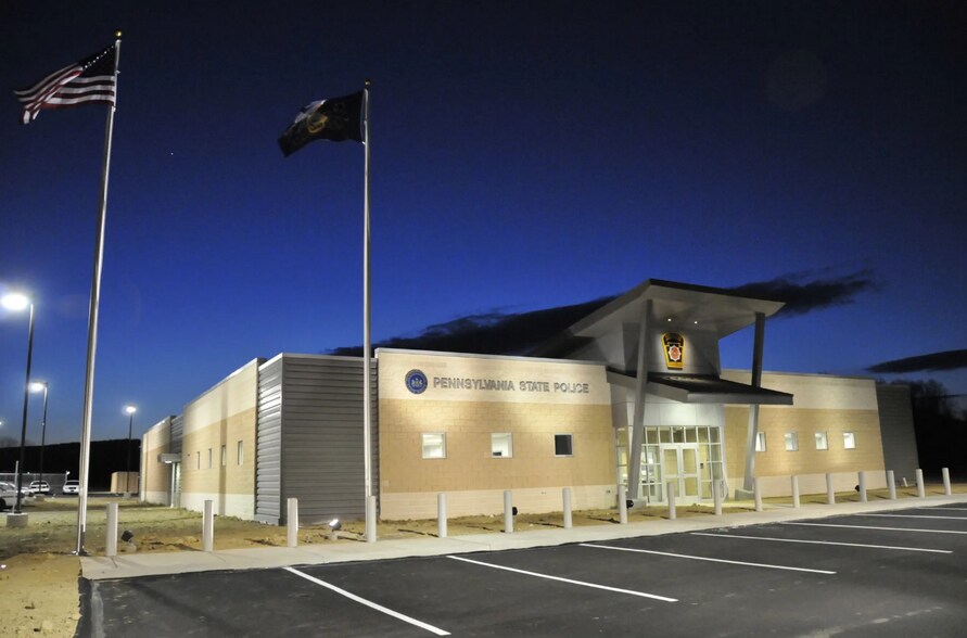 Primary Photo Of 3185 PA-72, Jonestown Specialty For Sale