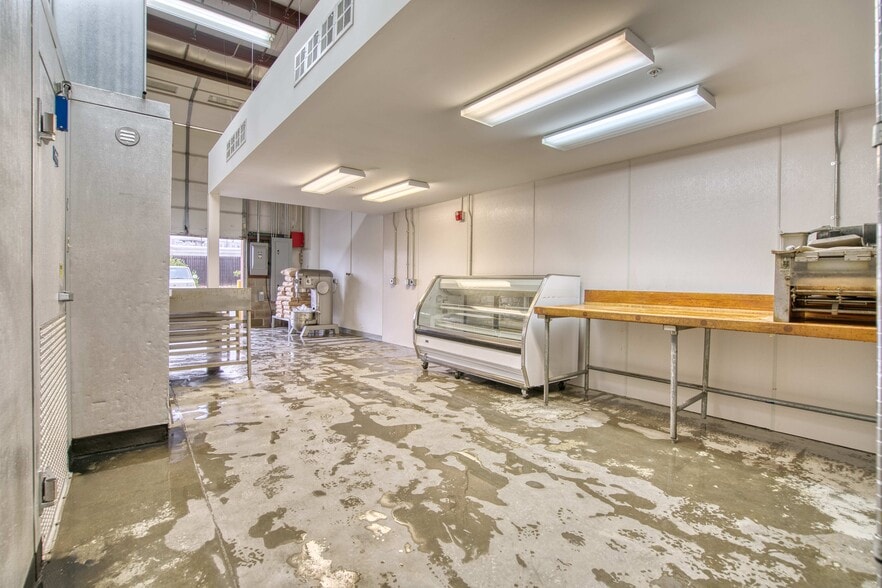 More Photos Of 1501 Lee Hill Dr, Boulder Showroom For Sale