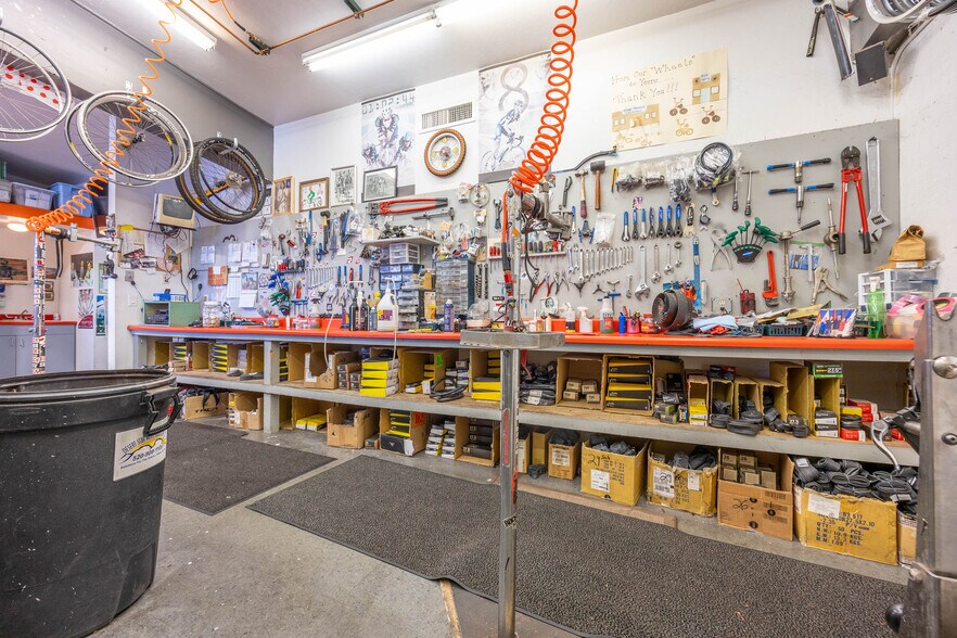 More Photos Of 1301 E Fry Blvd, Sierra Vista General Retail For Sale