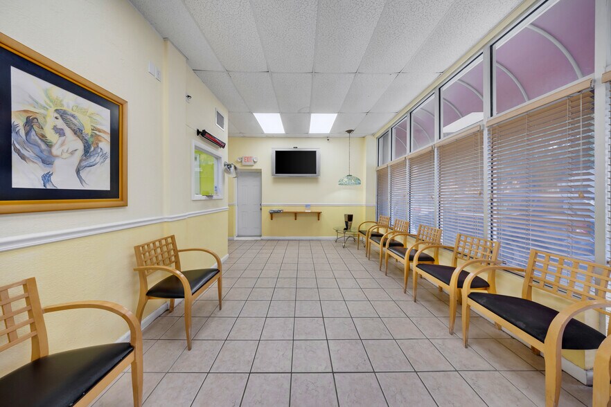 More Photos Of 1058-1062 SW 1st St, Miami Storefront Retail Office For Sale