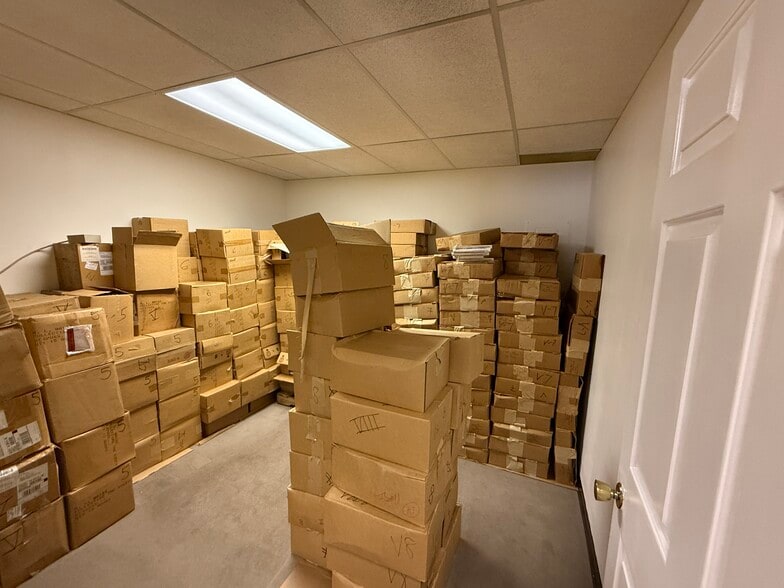 More Photos Of 403 Chatham Sq, Fredericksburg Office For Sale