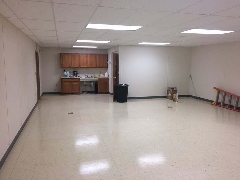 More Photos Of 12963 38 P St SW, Belfield Warehouse For Sale