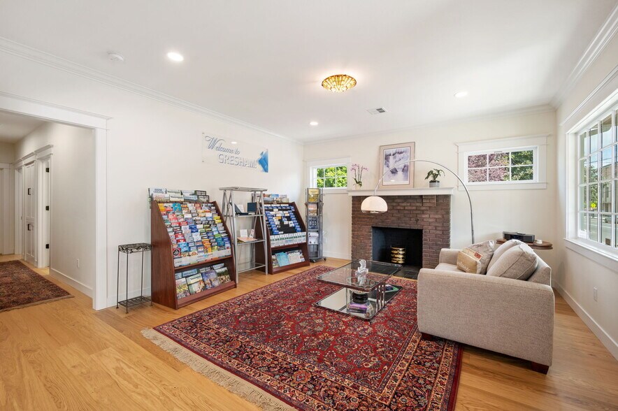 More Photos Of 1005 N Main Ave, Gresham Office For Sale