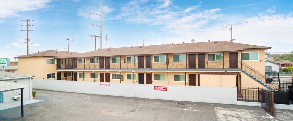 More Photos Of 11123 S Inglewood Ave, Inglewood Apartments For Sale