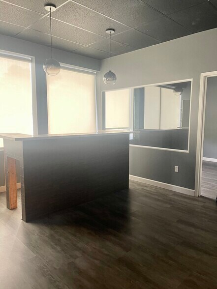 More Photos Of 1345 E Putnam Ave, Old Greenwich Storefront Retail Office For Lease