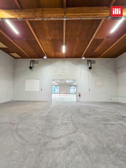 More Photos Of 14737 Arminta St, Panorama City Manufacturing For Sale