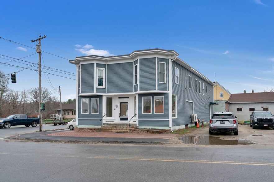 More Photos Of 924 Main St, Waterboro General Retail For Lease