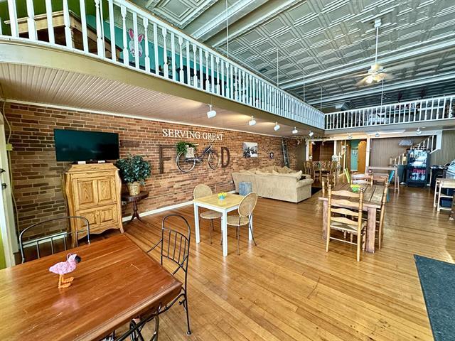 More Photos Of 203 N Main St, Monticello Storefront Retail Residential For Lease