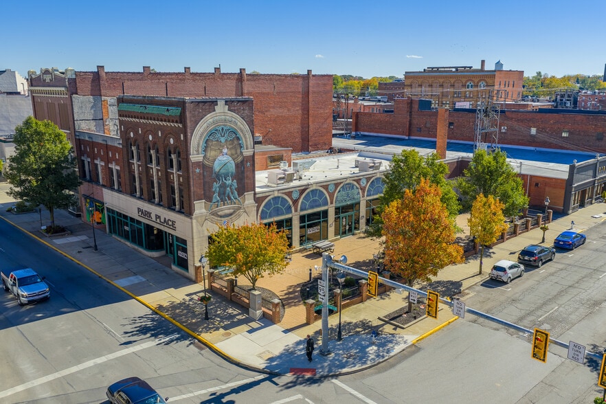 Primary Photo Of 143 W Center St, Marion Bar For Lease