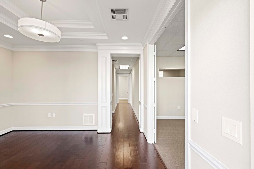 More Photos Of 440 Cobia Dr, Katy Office For Lease