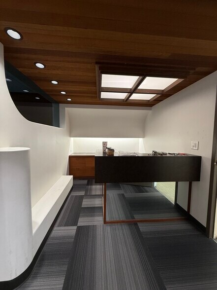 More Photos Of 826 Kaheka St, Honolulu Office For Lease