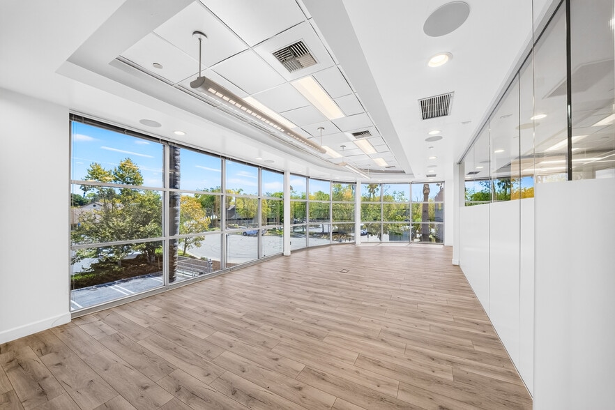 More Photos Of 18071 Fitch, Irvine Showroom For Sale