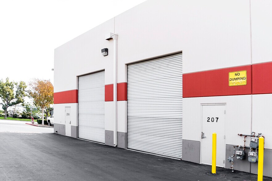 More Photos Of 12711 Ramona Blvd, Baldwin Park Warehouse For Lease