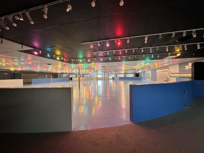 More Photos Of 16525 North Fwy, Houston Freestanding For Sale