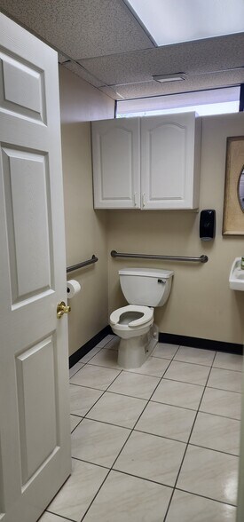 More Photos Of 1416 Campbell Rd, Houston Medical For Lease