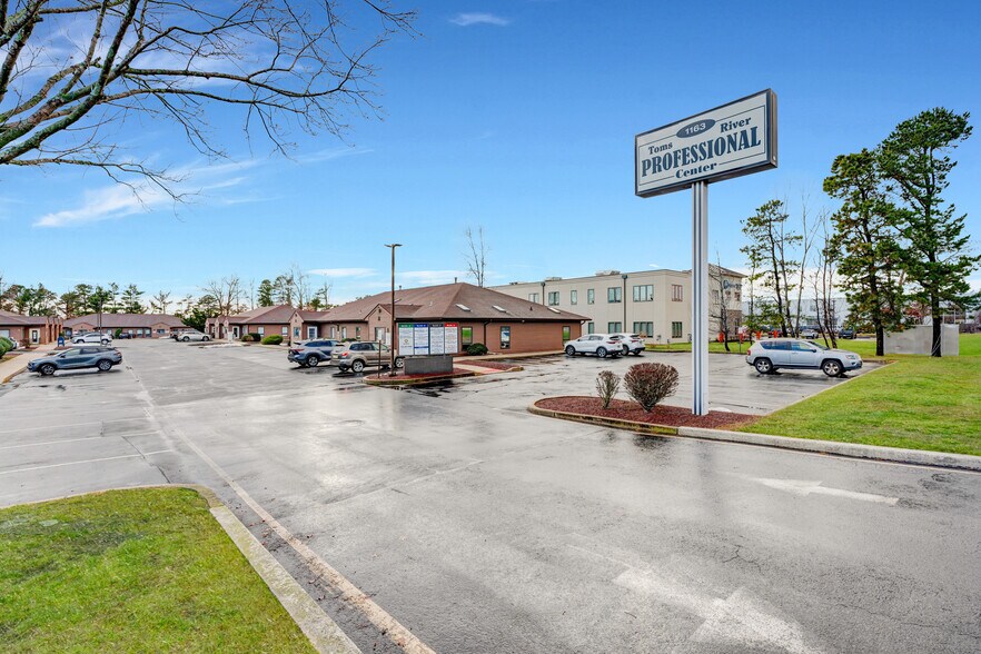 More Photos Of 1163 Route 37 W, Toms River Medical For Lease