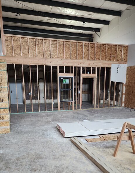 More Photos Of 159 Armstrong Ct, Norman Flex For Sale