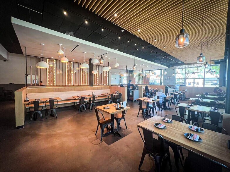 Primary Photo Of 11805-11921 Westheimer Rd, Houston Fast Food For Lease