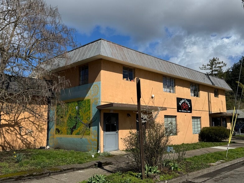 More Photos Of 455 W 1st Ave, Eugene Freestanding For Sale