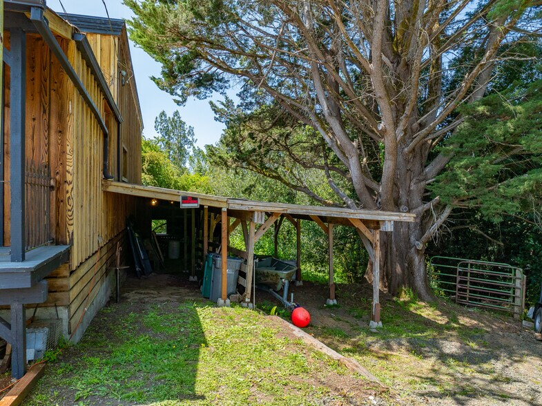 More Photos Of 203 N Birch St, Coquille Specialty For Sale