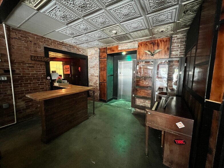 More Photos Of 1901 N 15th St, Tampa Freestanding For Lease