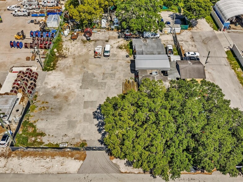 More Photos Of 4901 SW 51st St, Davie Warehouse For Sale