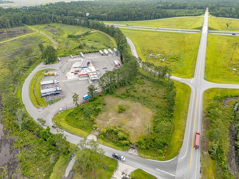 More Photos Of 2100 E 10th St, Woodbine Land For Sale