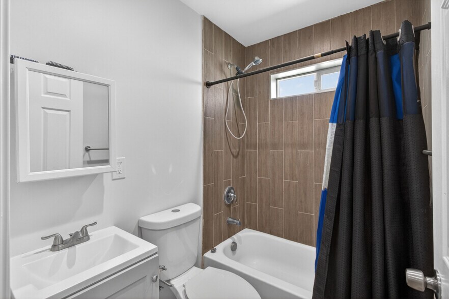 More Photos Of 402 Colin Kelly Dr, Roseville Apartments For Sale
