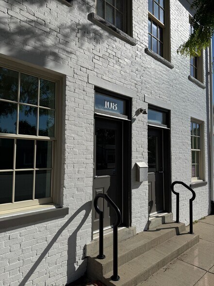 More Photos Of 108 E Main St, Plainfield General Retail For Lease
