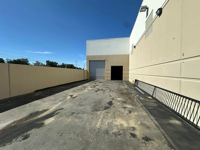 More Photos Of 1338 Palomares Ave, La Verne Manufacturing For Lease