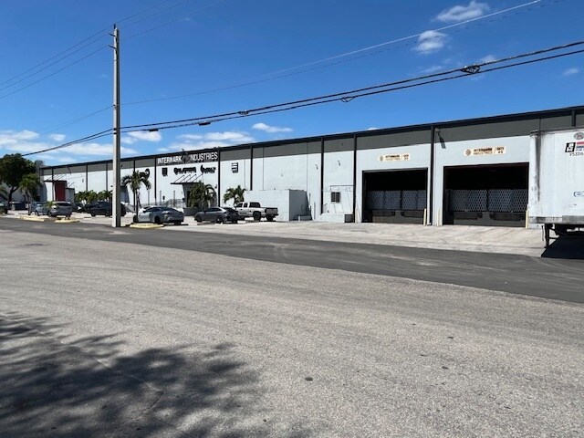 More Photos Of 2980 NW 74th Ave, Miami Warehouse For Lease